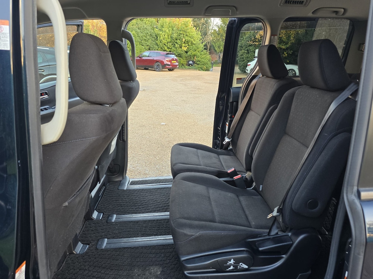 Used Toyota Voxy 2016 for sale - 76519802: Photo 30