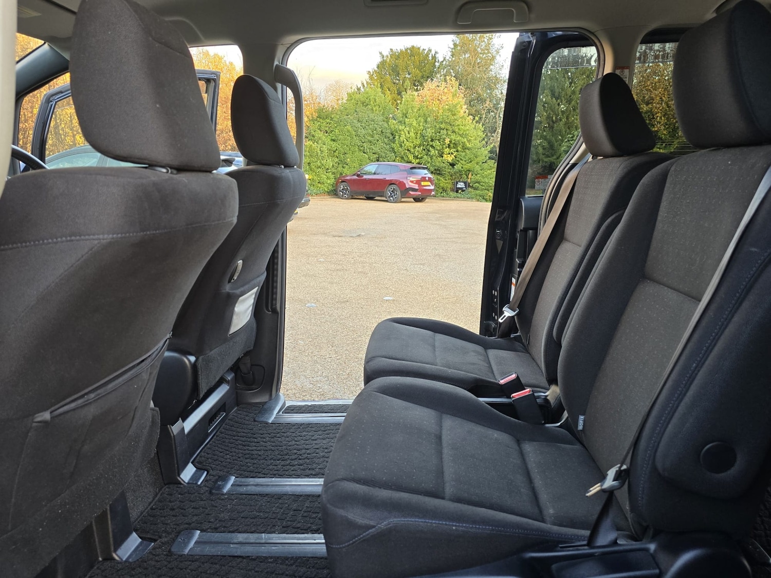 Used Toyota Voxy 2016 for sale - 76519802: Photo 31