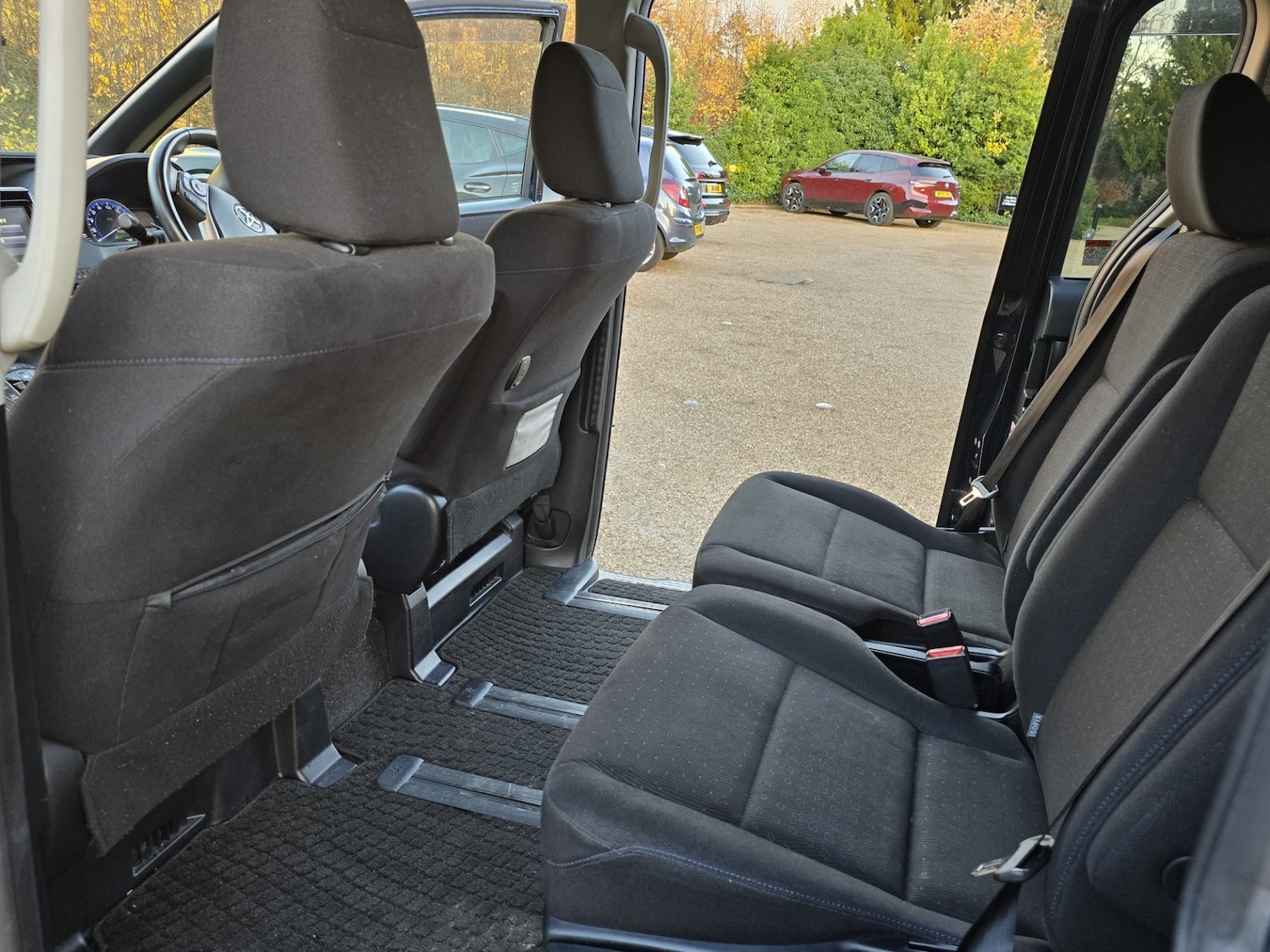 Used Toyota Voxy 2016 for sale - 76519802: Photo 32