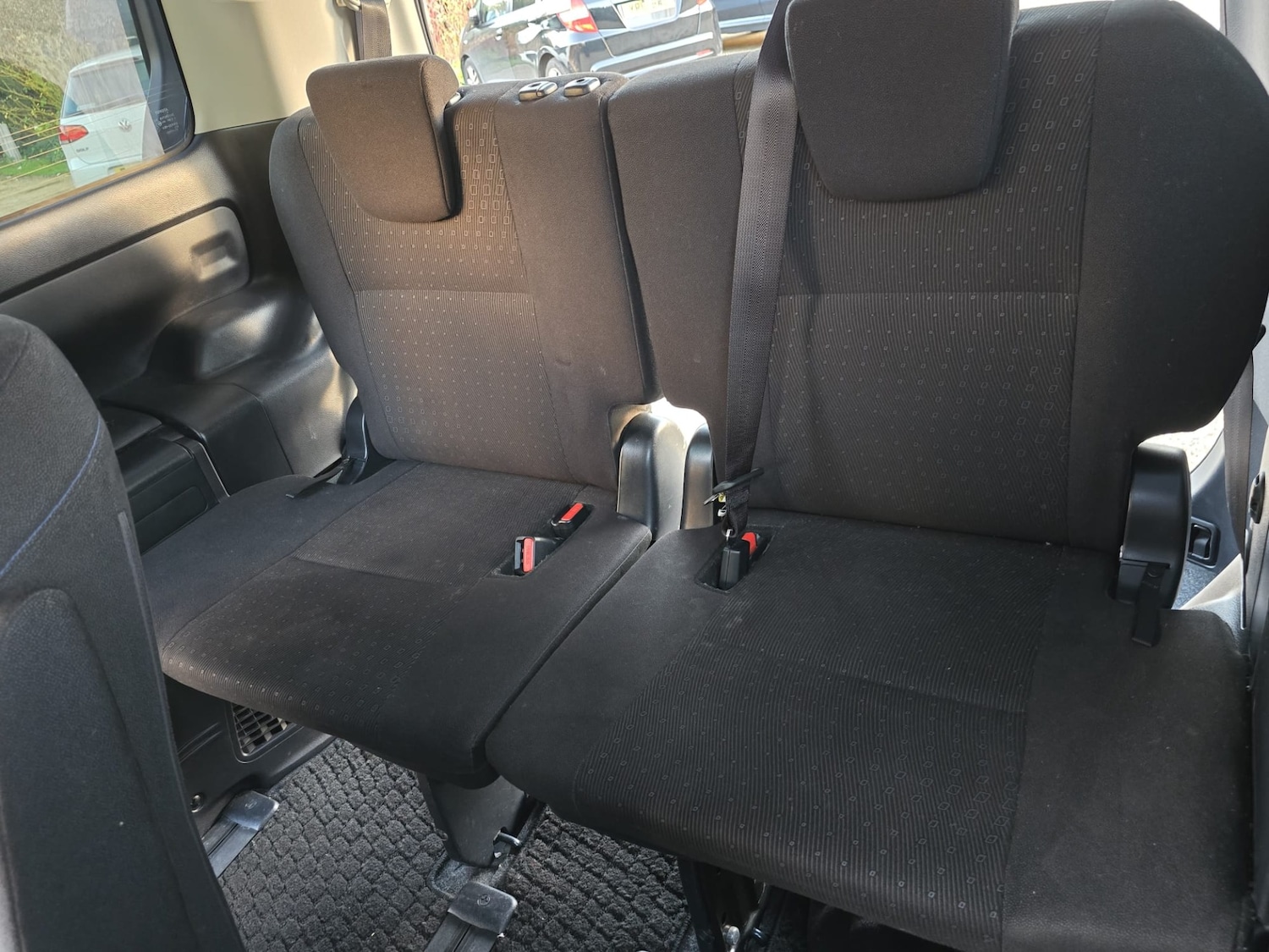 Used Toyota Voxy 2016 for sale - 76519802: Photo 37