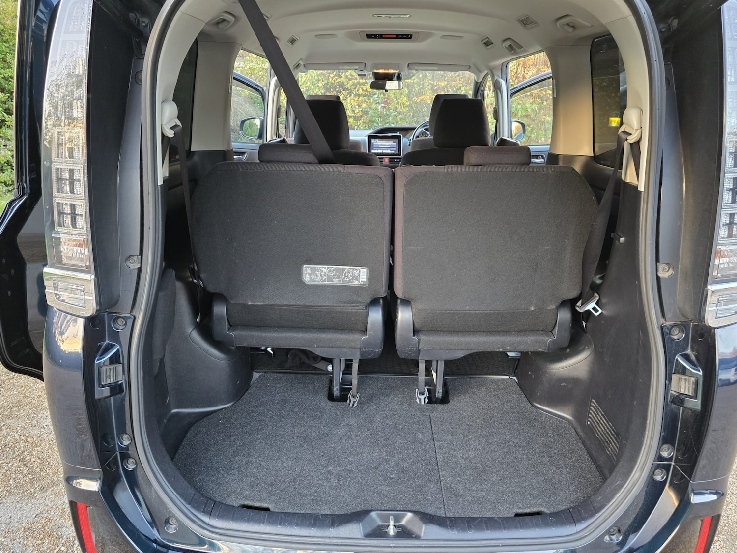 Used Toyota Voxy 2016 for sale - 76519802: Photo 39