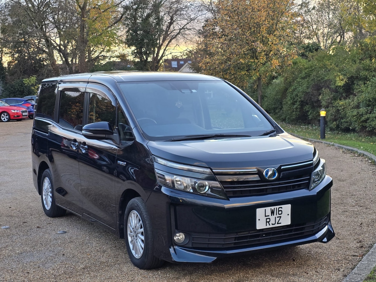 Used Toyota Voxy 2016 for sale - 76519802: Photo 4