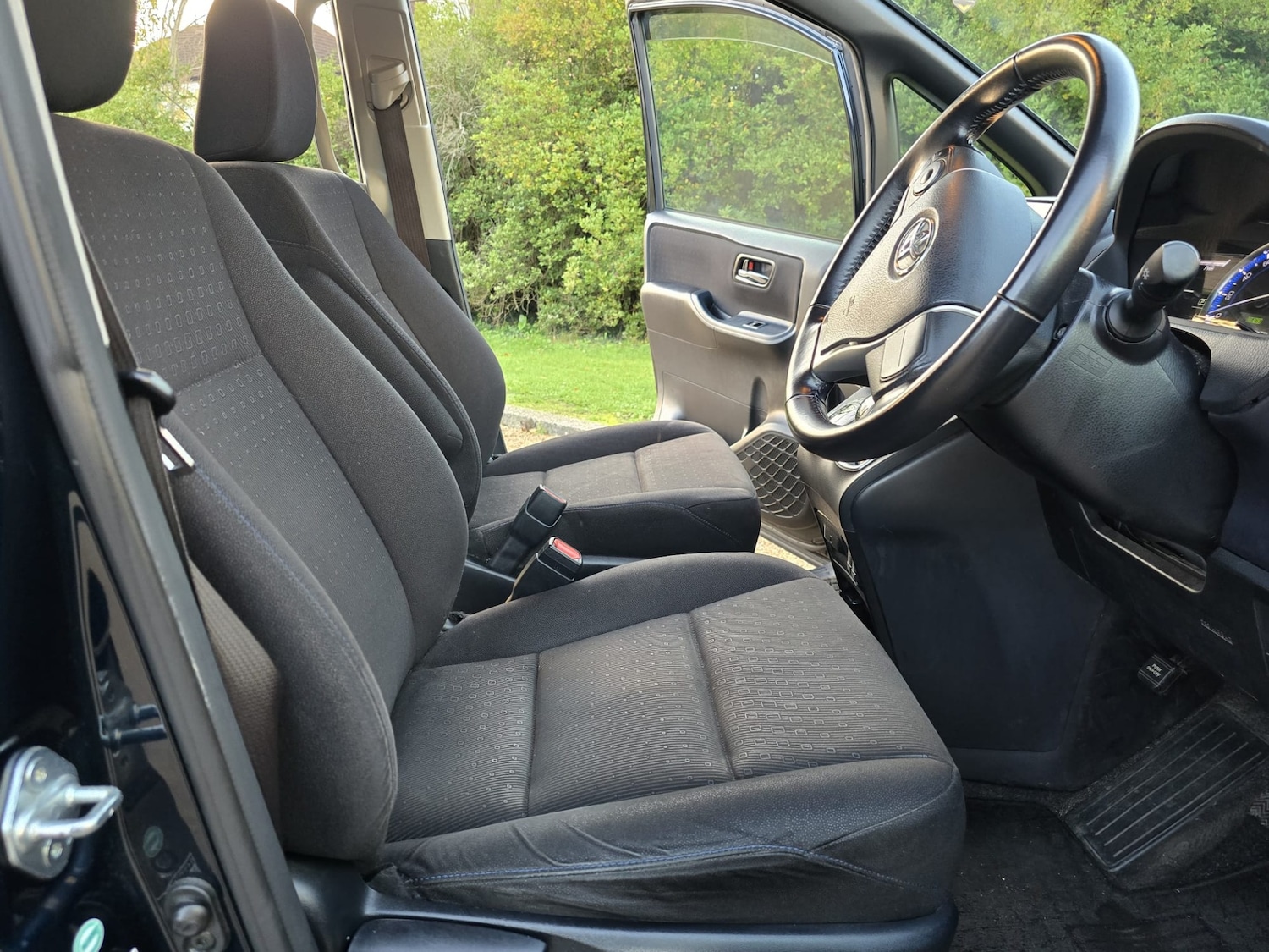 Used Toyota Voxy 2016 for sale - 76519802: Photo 45