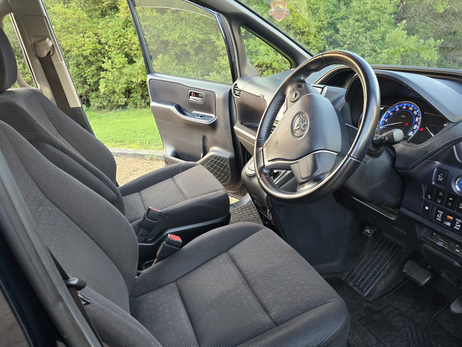 Used Toyota Voxy 2016 for sale - 76519802: Photo 46