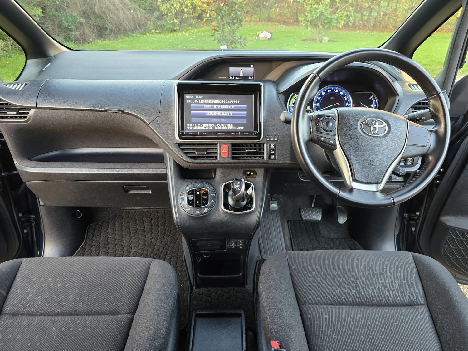 Used Toyota Voxy 2016 for sale - 76519802: Photo 48