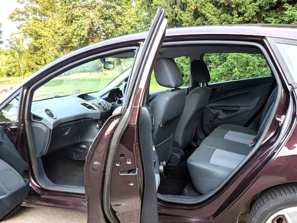 Used Ford Fiesta 2010 for sale - 75624253: Photo 16