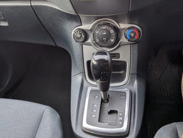 Used Ford Fiesta 2010 for sale - 75624253: Photo 39