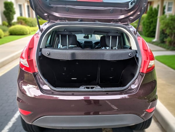 Used Ford Fiesta 2010 for sale - 75624253: Photo 41