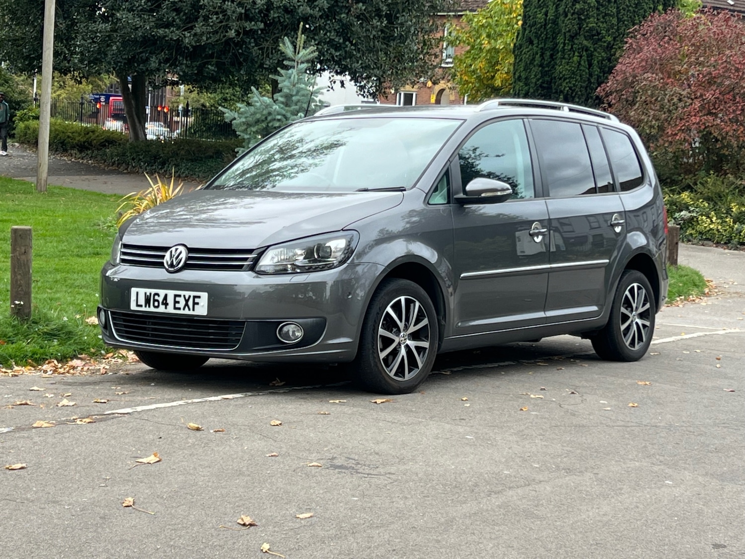 Used Volkswagen Touran 2015 for sale - 76254843: Photo 2