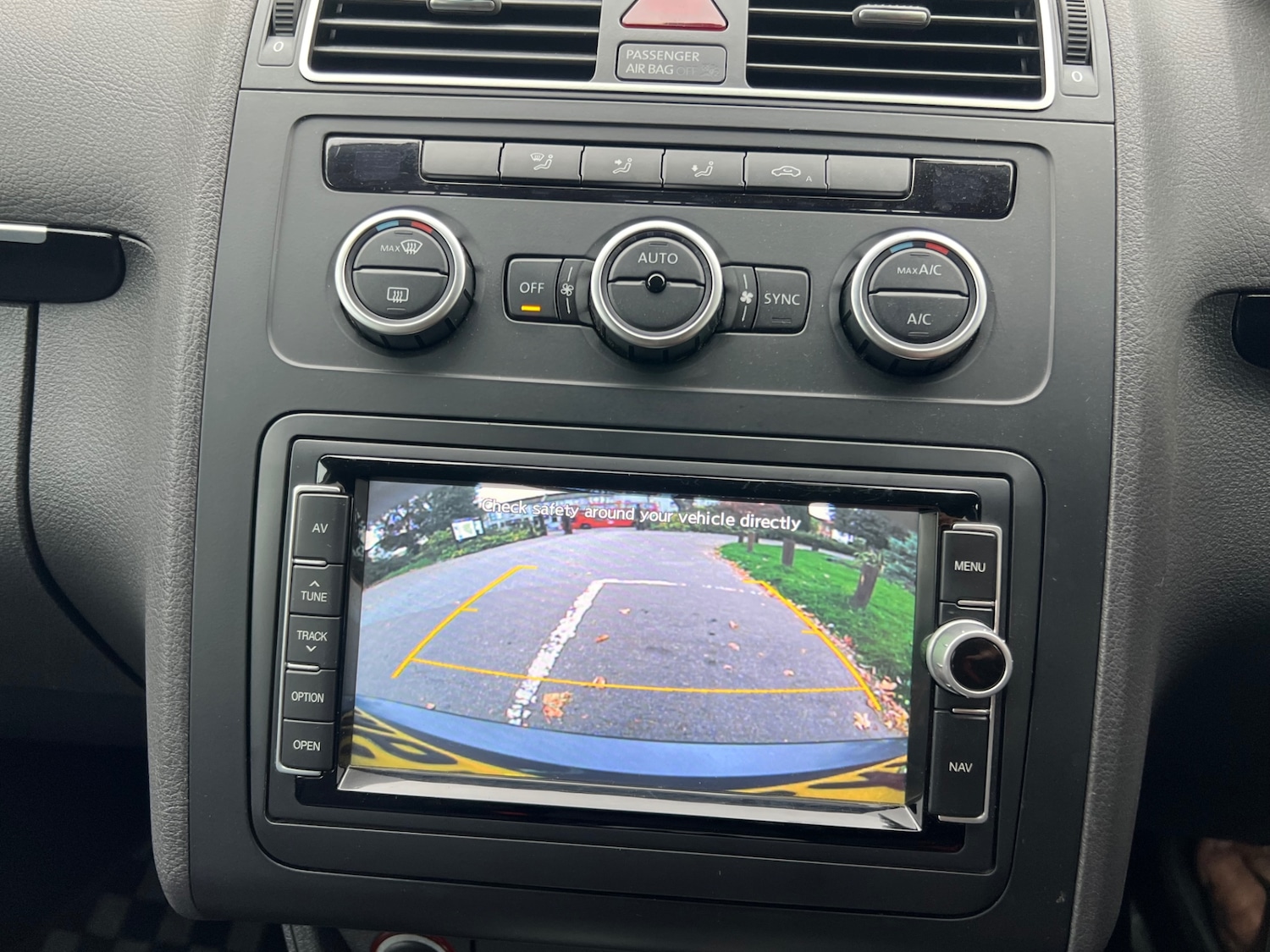 Used Volkswagen Touran 2015 for sale - 76254843: Photo 35