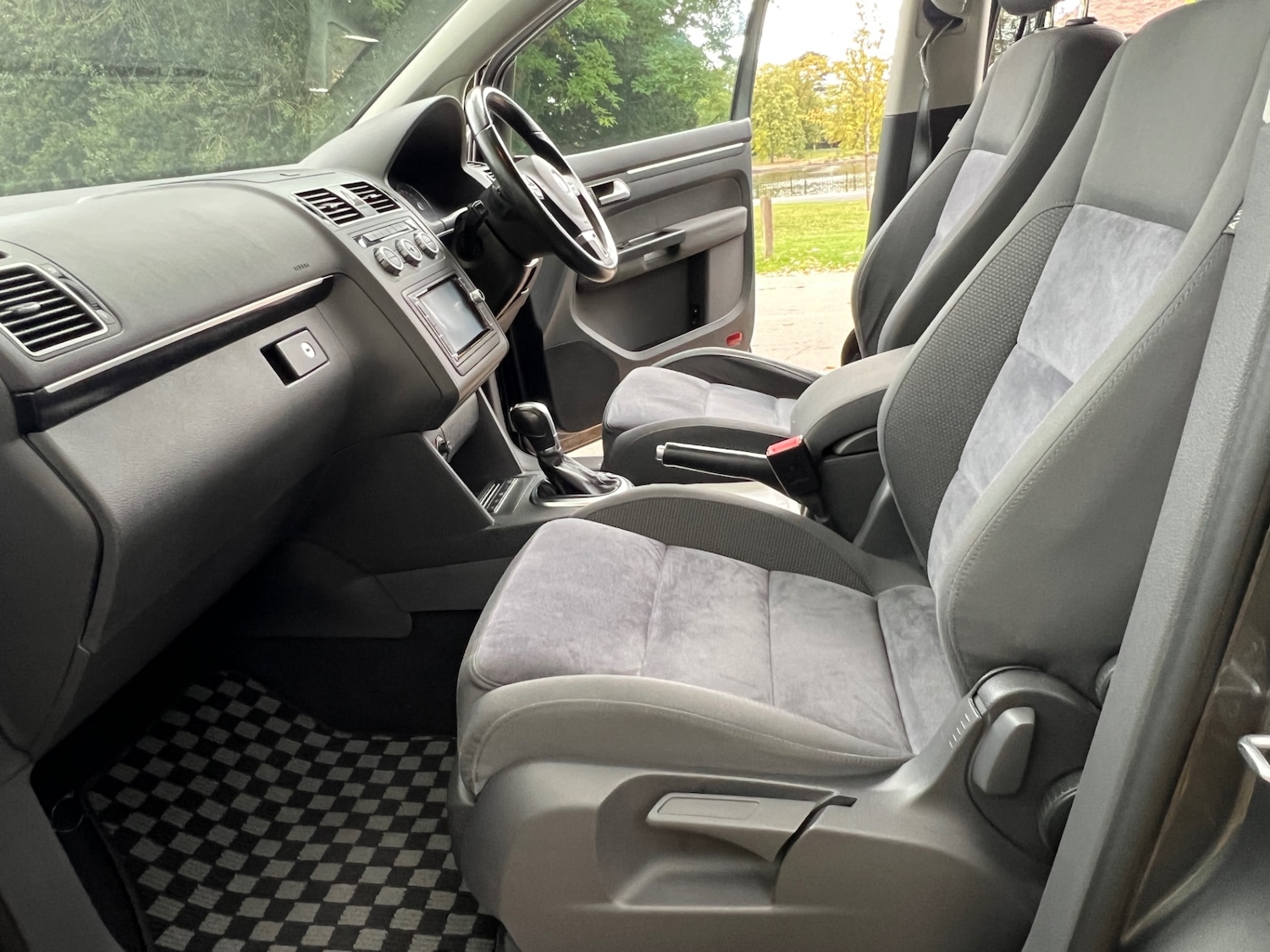 Used Volkswagen Touran 2015 for sale - 76254843: Photo 52