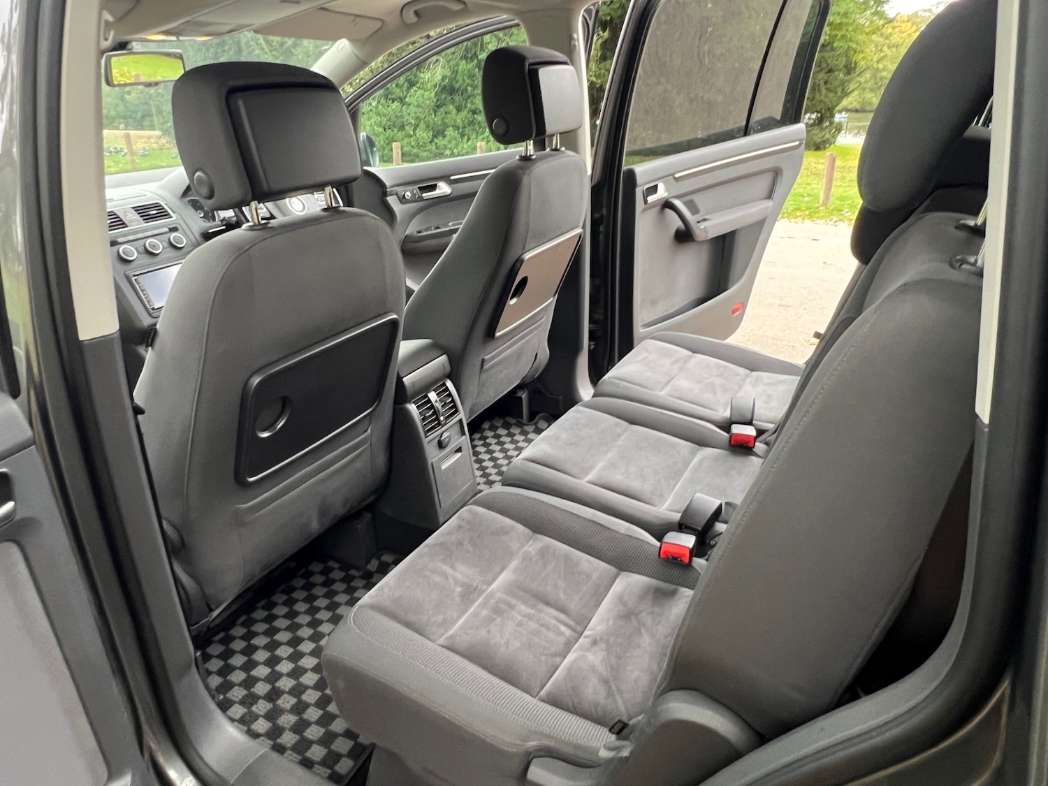 Used Volkswagen Touran 2015 for sale - 76254843: Photo 56