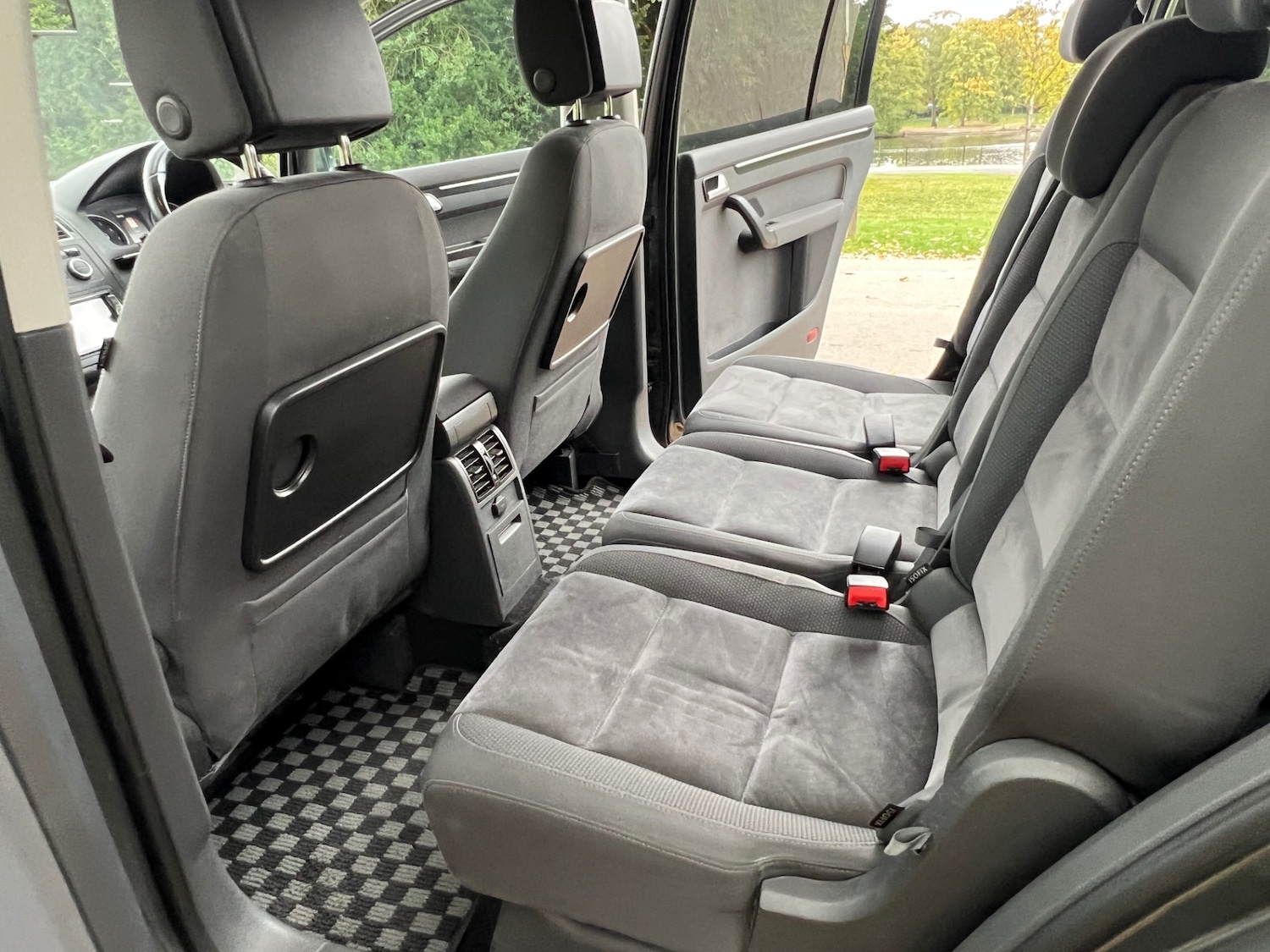 Used Volkswagen Touran 2015 for sale - 76254843: Photo 57