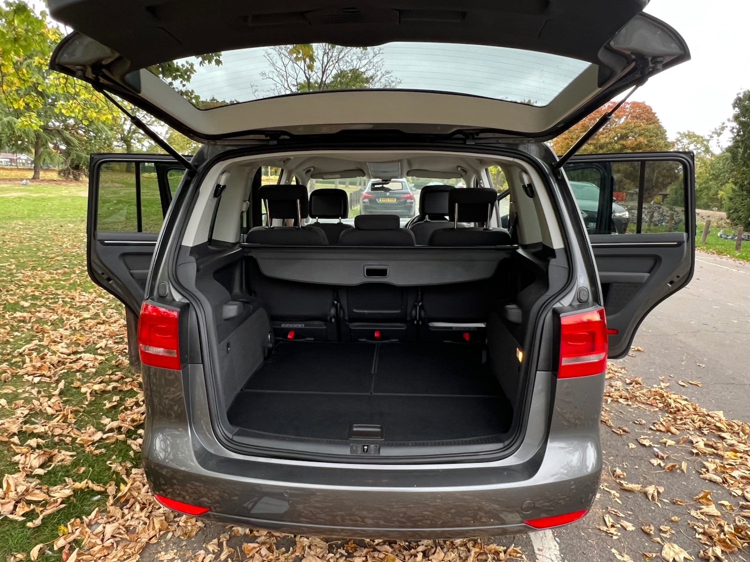 Used Volkswagen Touran 2015 for sale - 76254843: Photo 60