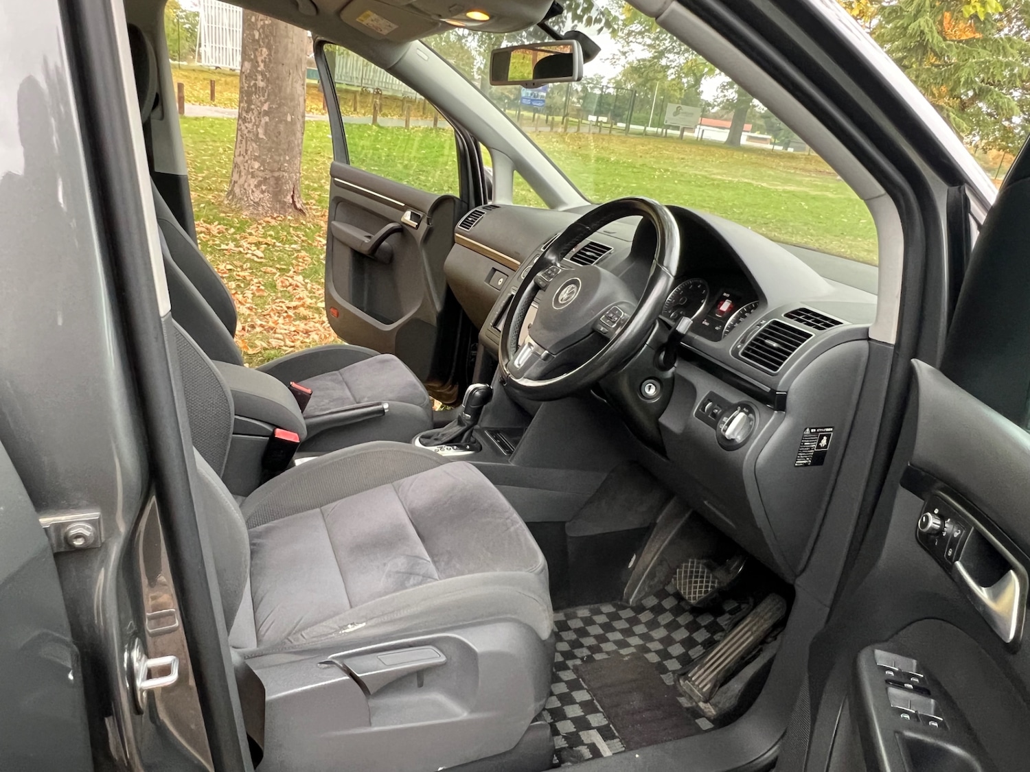 Used Volkswagen Touran 2015 for sale - 76254843: Photo 65