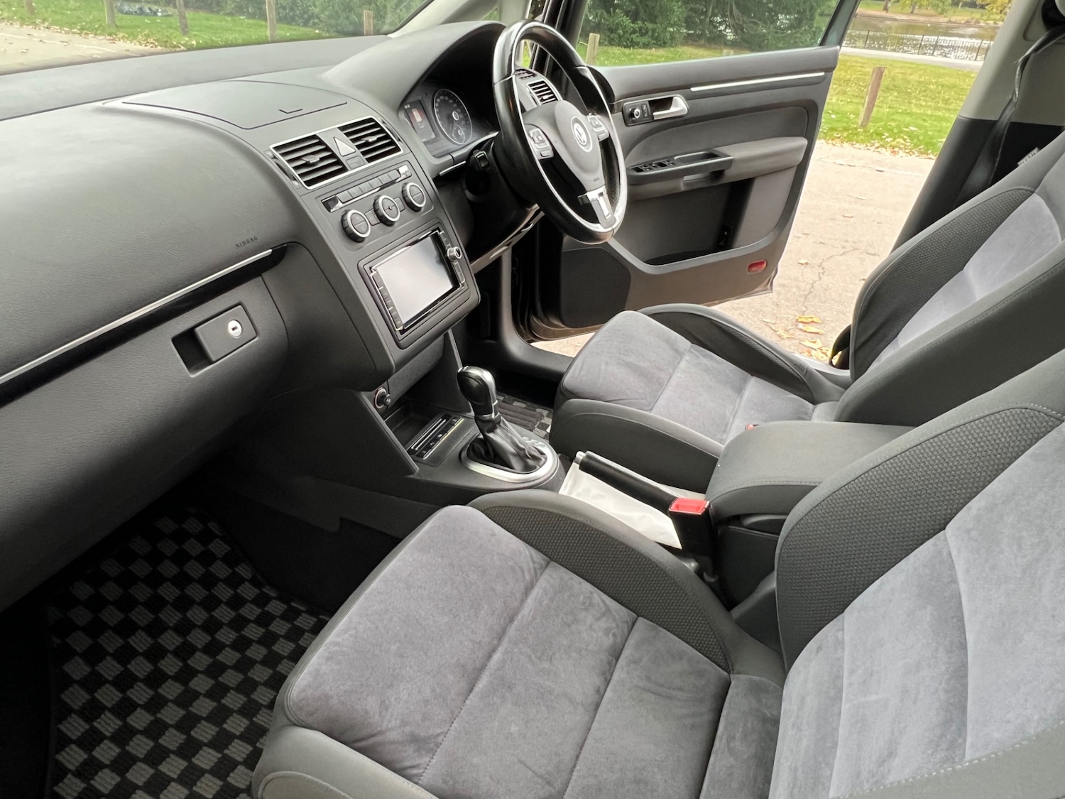 Used Volkswagen Touran 2015 for sale - 76254843: Photo 7