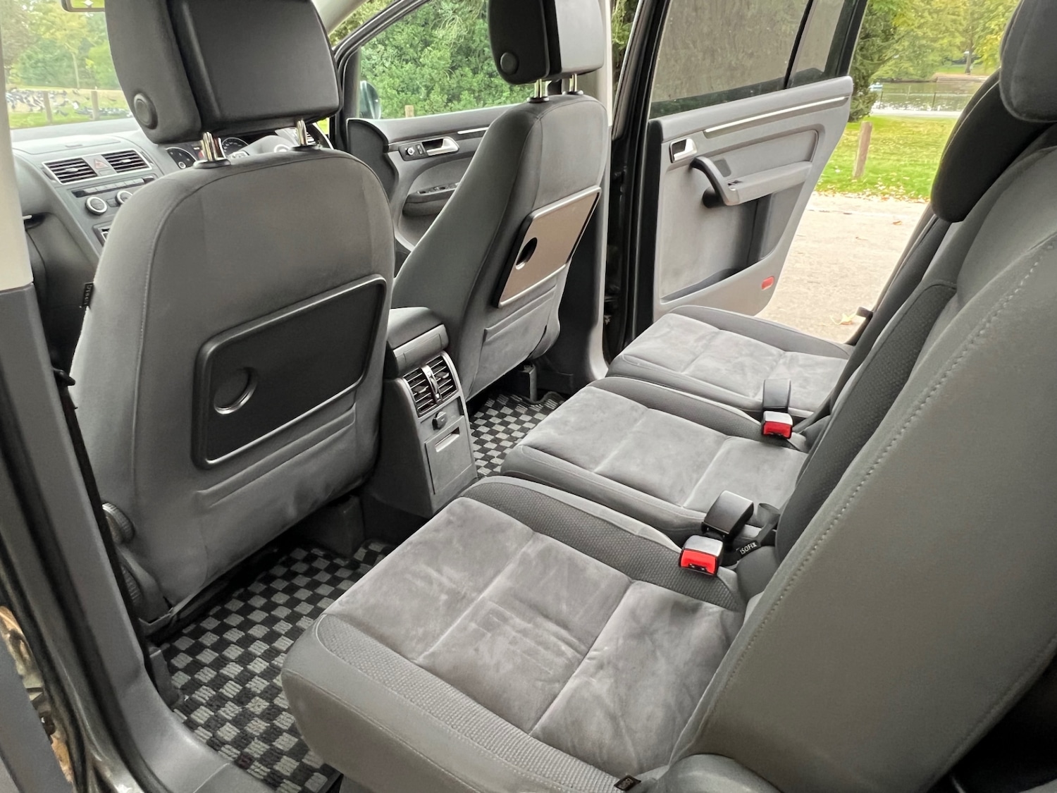 Used Volkswagen Touran 2015 for sale - 76254843: Photo 8