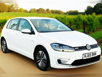 Used Volkswagen Golf 2019 for sale - 75910625: Photo