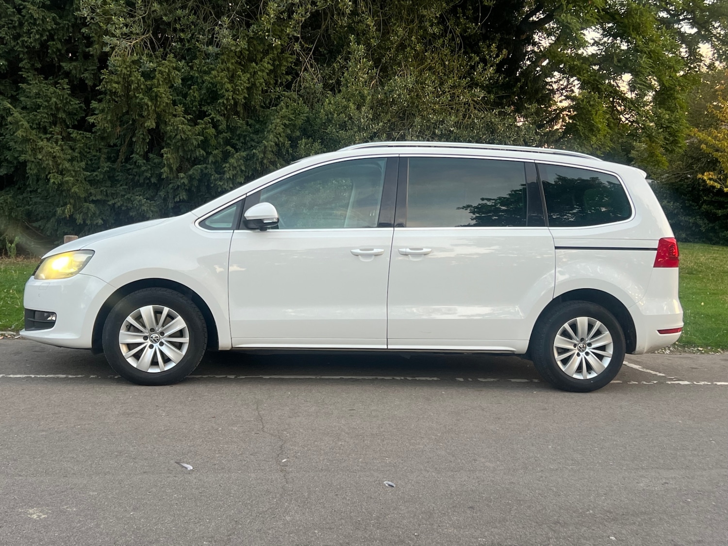 Used Volkswagen Sharan 2011 for sale - 76070529: Photo 4