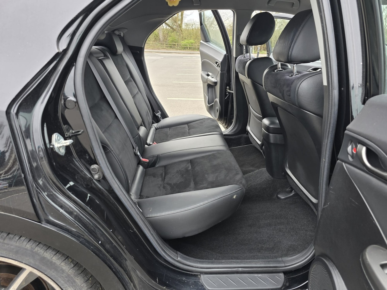 Used Honda Civic 2011 for sale - 77992052: Photo 26