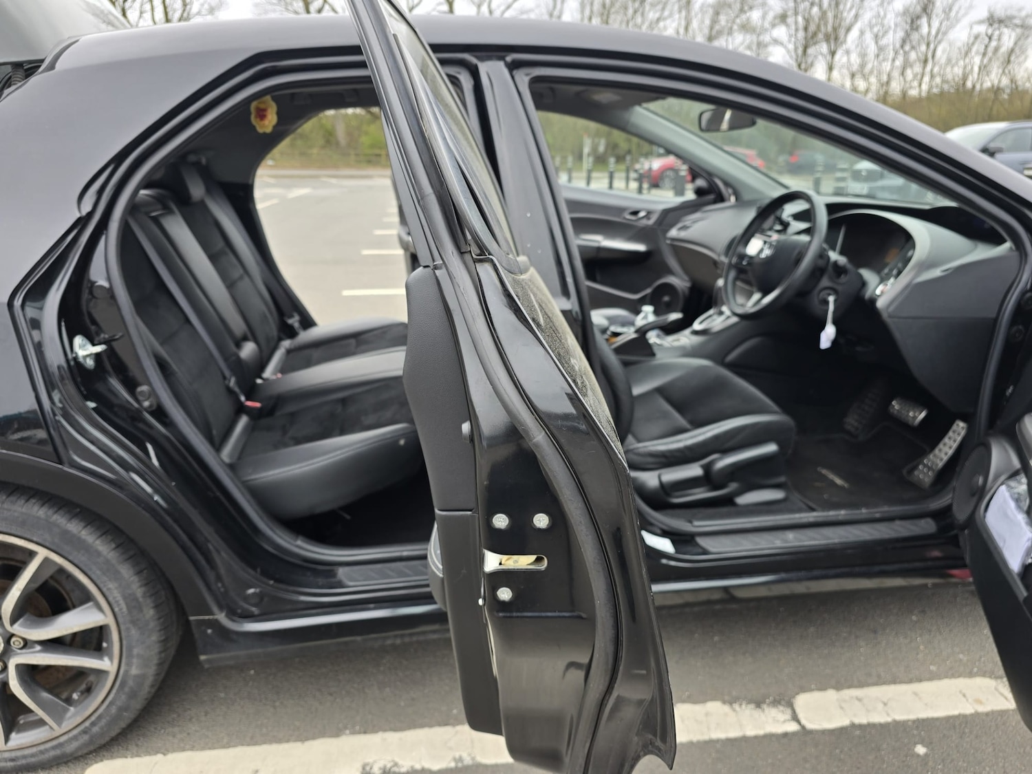 Used Honda Civic 2011 for sale - 77992052: Photo 27