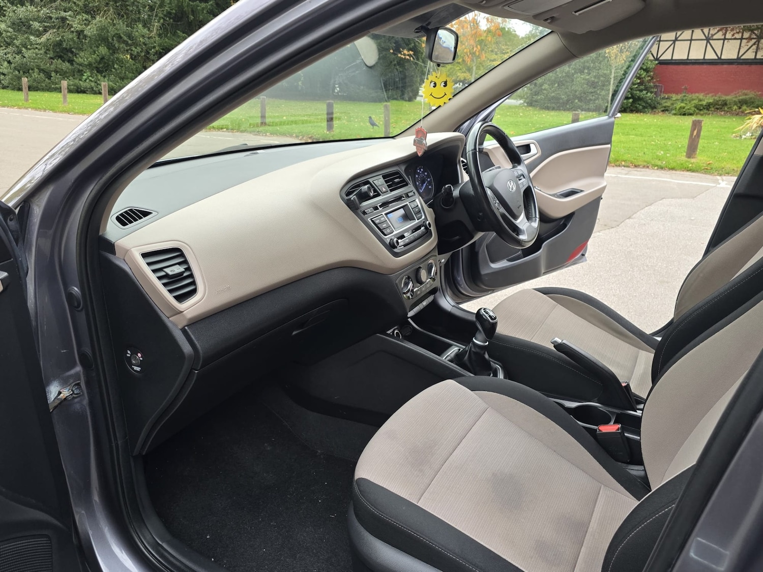 Used Hyundai i20 2015 for sale - 76402248: Photo 29