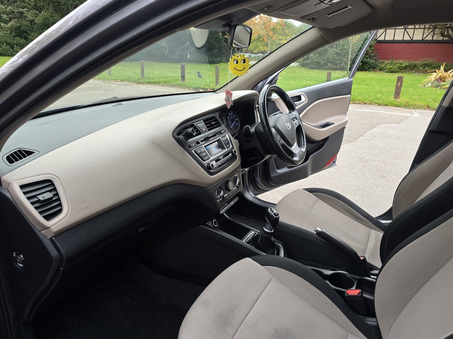 Used Hyundai i20 2015 for sale - 76402248: Photo 30