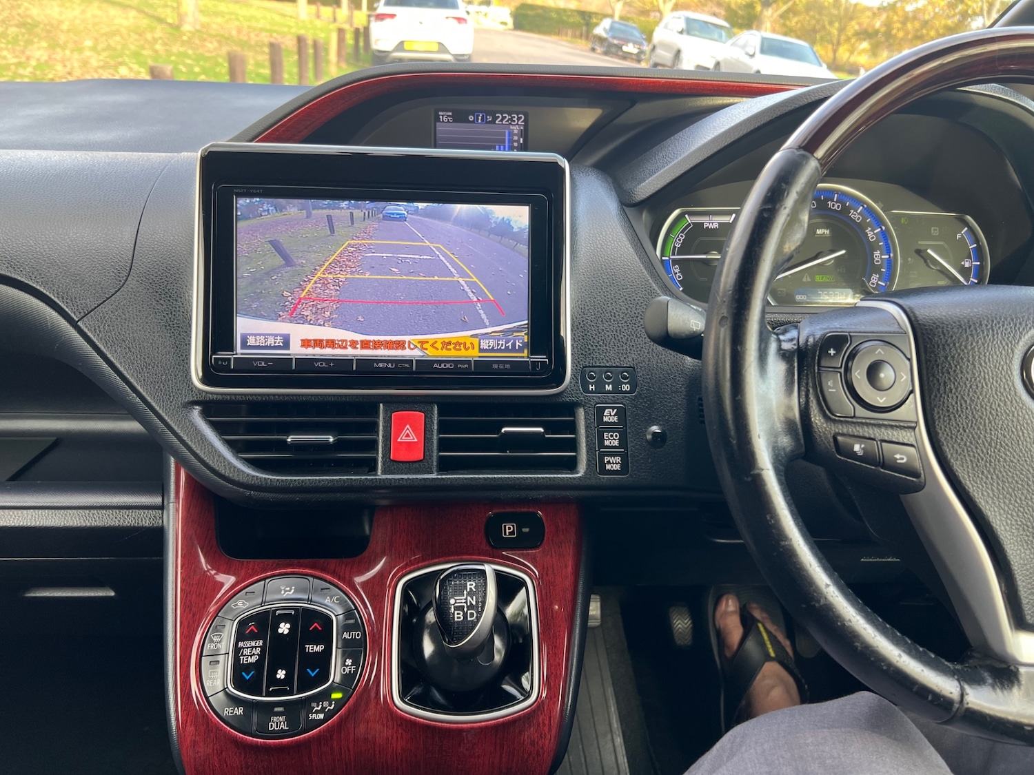 Used Toyota Noah 2015 for sale - 76556712: Photo 11