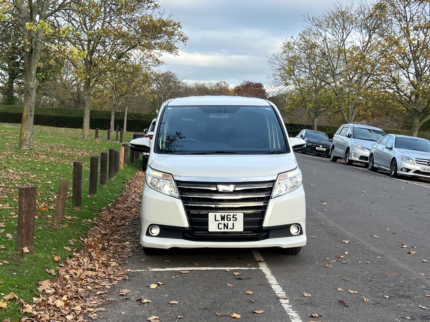 Used Toyota Noah 2015 for sale - 76556712: Photo 2