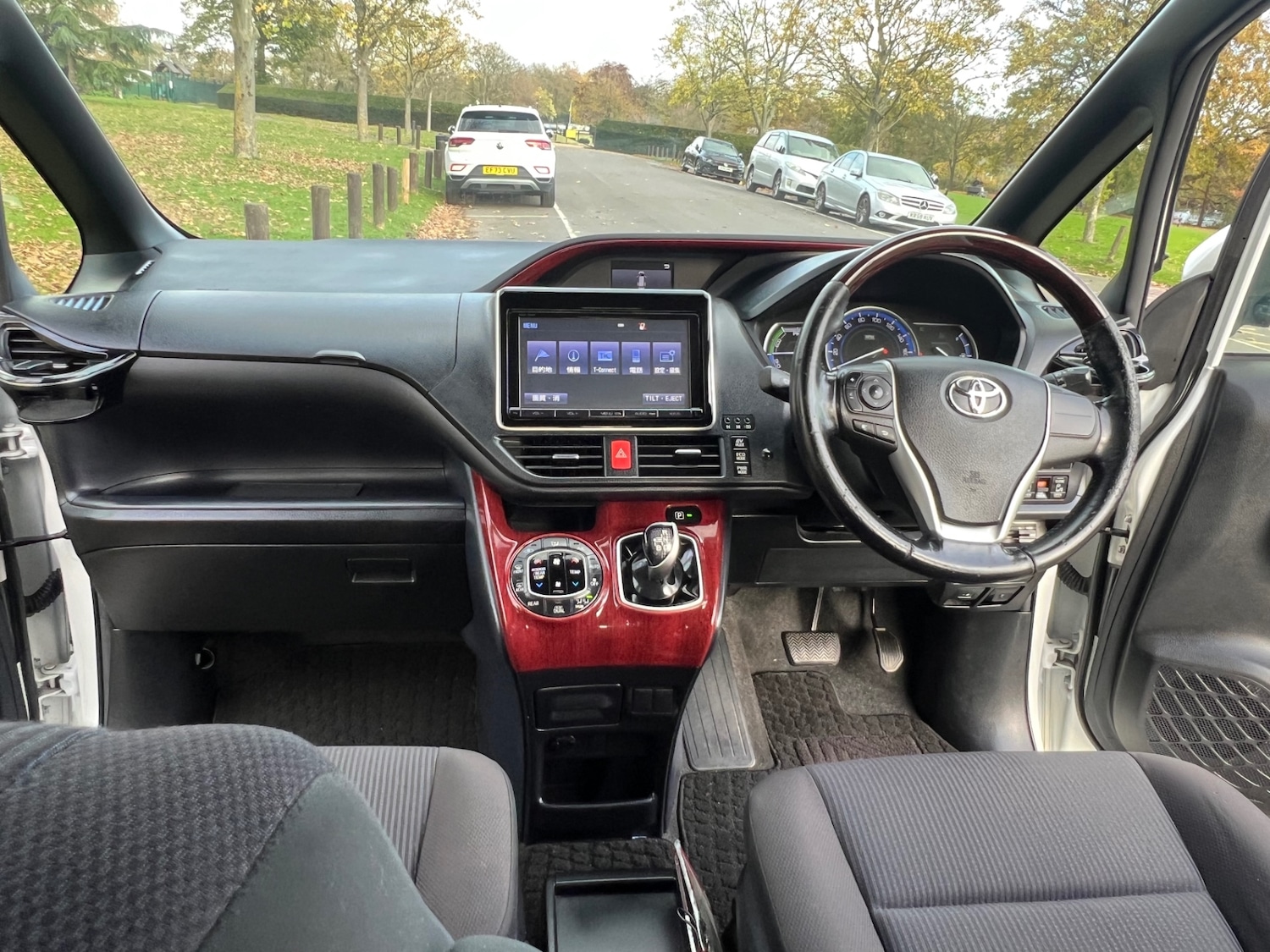 Used Toyota Noah 2015 for sale - 76556712: Photo 24