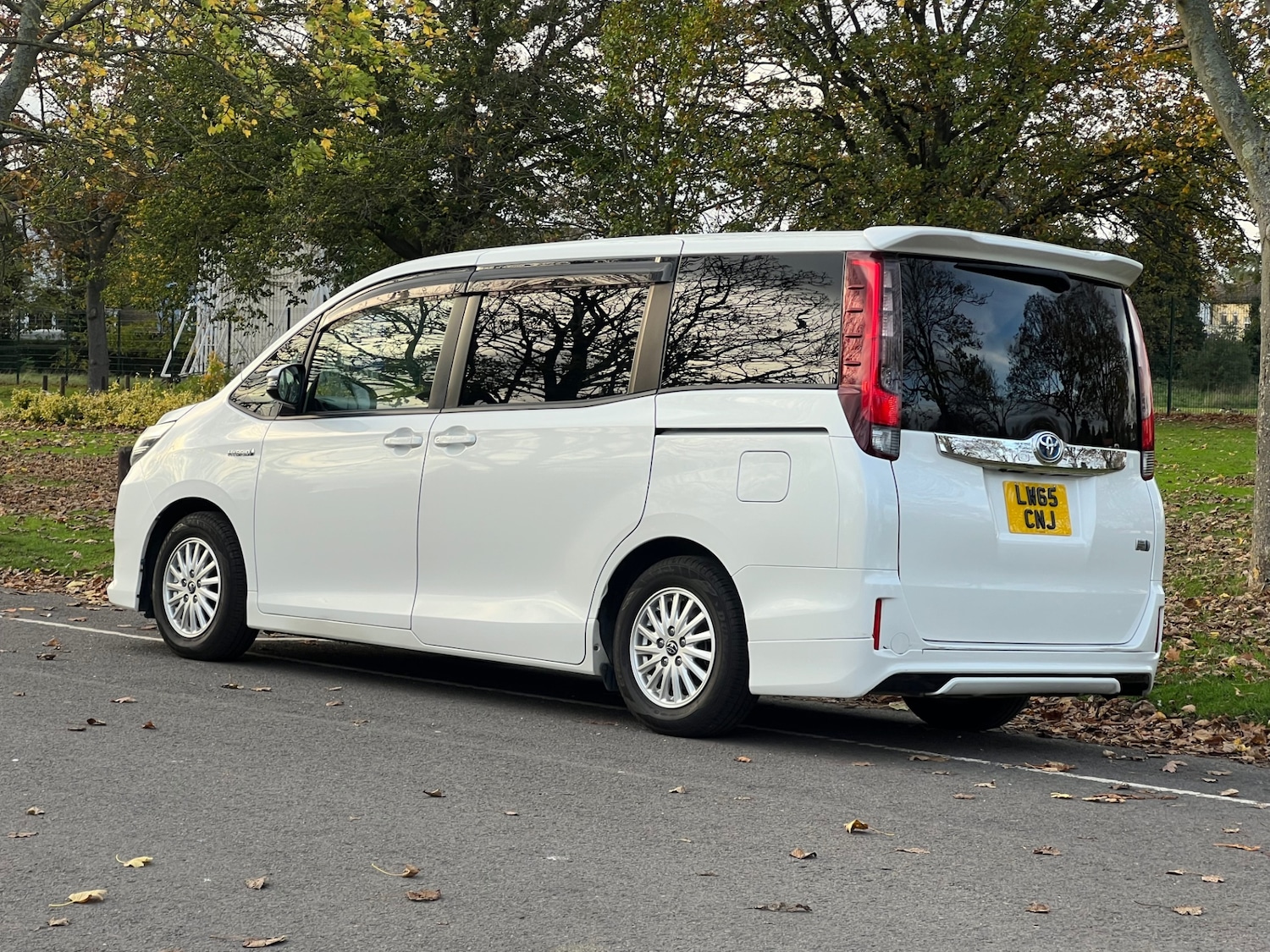 Used Toyota Noah 2015 for sale - 76556712: Photo 37