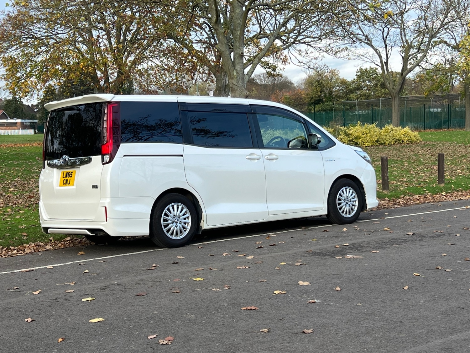 Used Toyota Noah 2015 for sale - 76556712: Photo 43