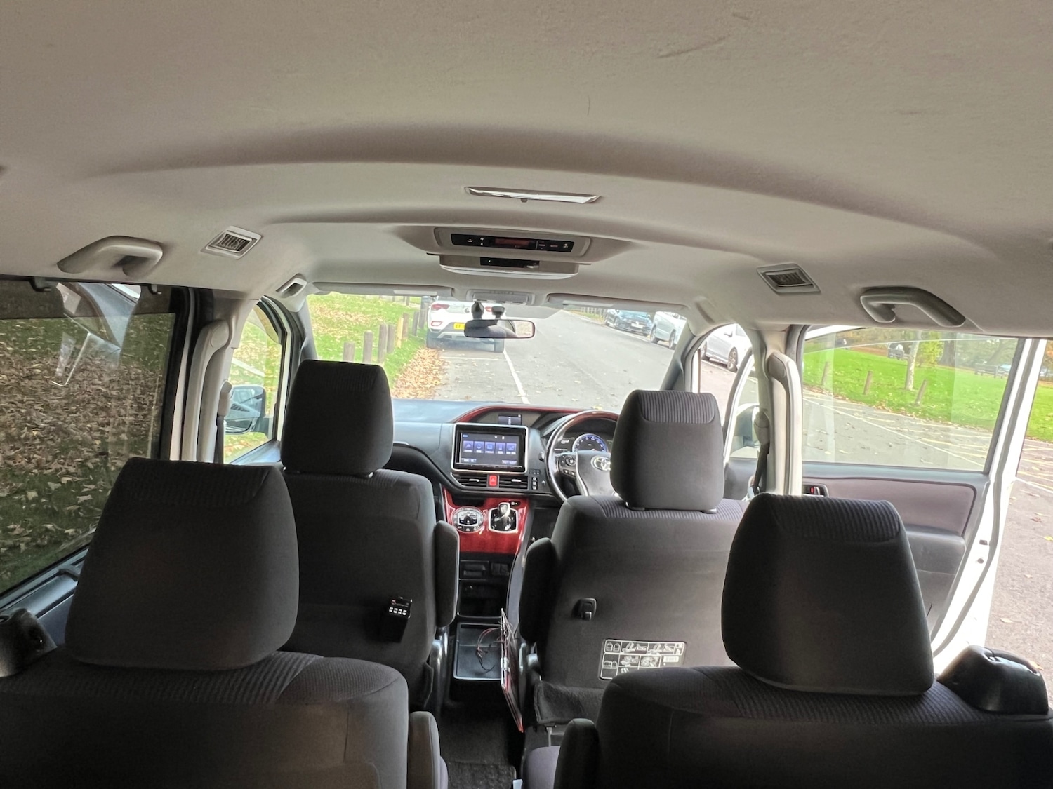 Used Toyota Noah 2015 for sale - 76556712: Photo 52