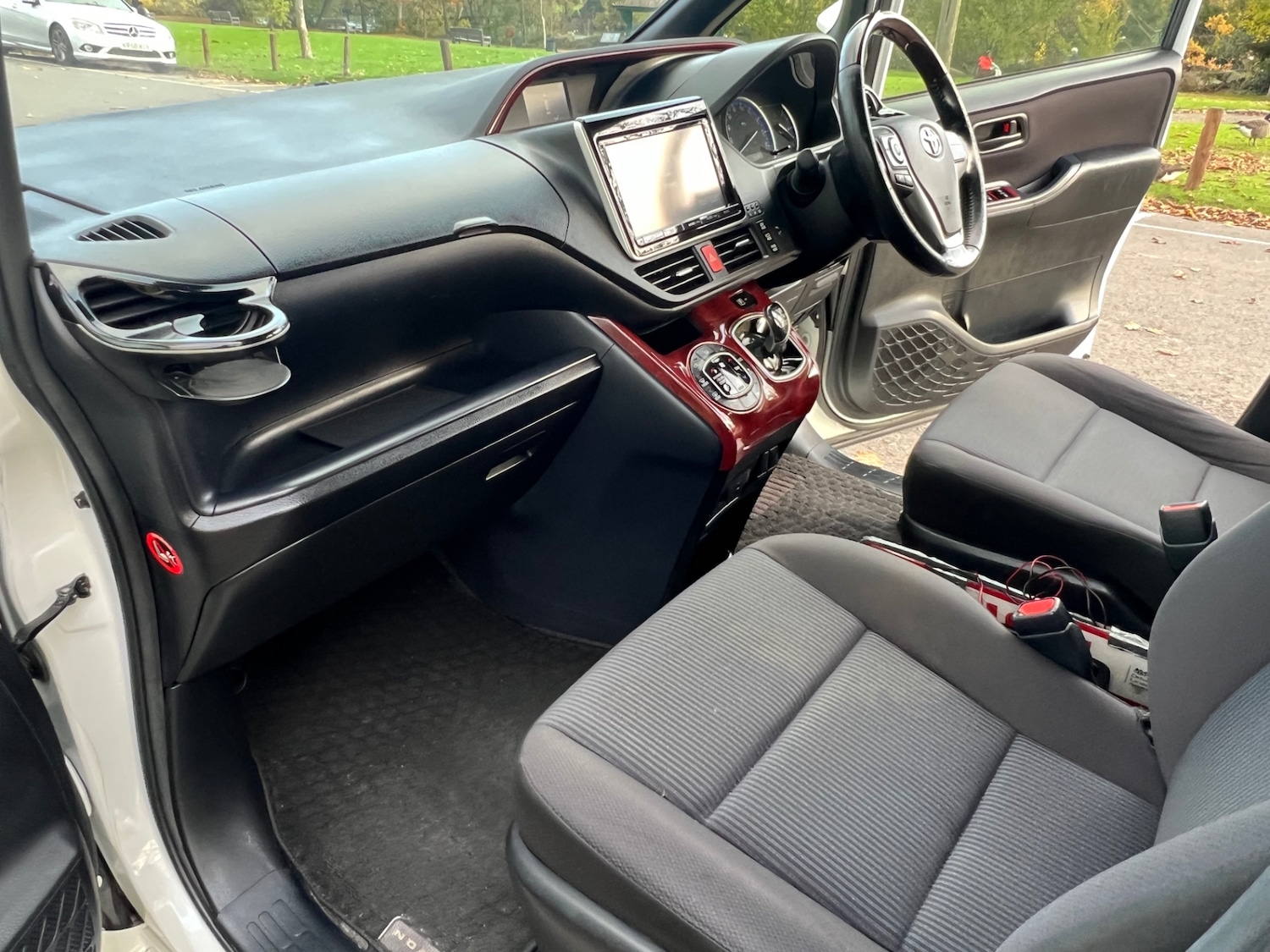 Used Toyota Noah 2015 for sale - 76556712: Photo 54