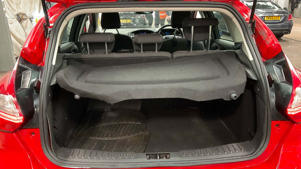 Used Ford Focus 2013 for sale - 76758984: Photo 6