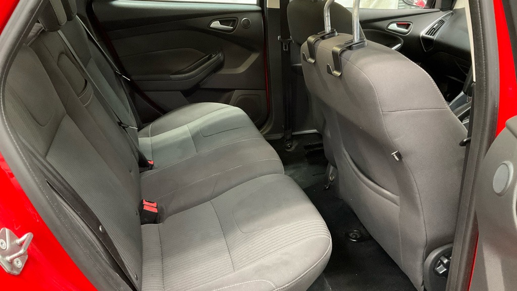 Used Ford Focus 2013 for sale - 76758984: Photo 7