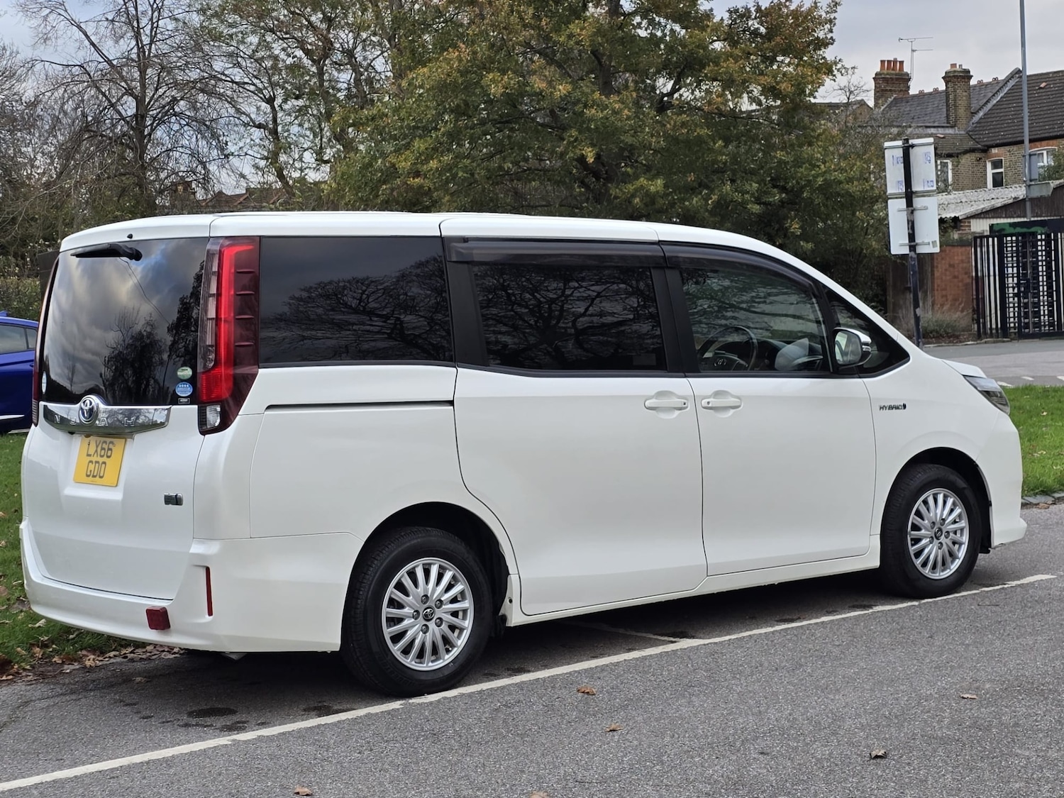 Used Toyota Noah 2025 for sale - 76656288: Photo 15