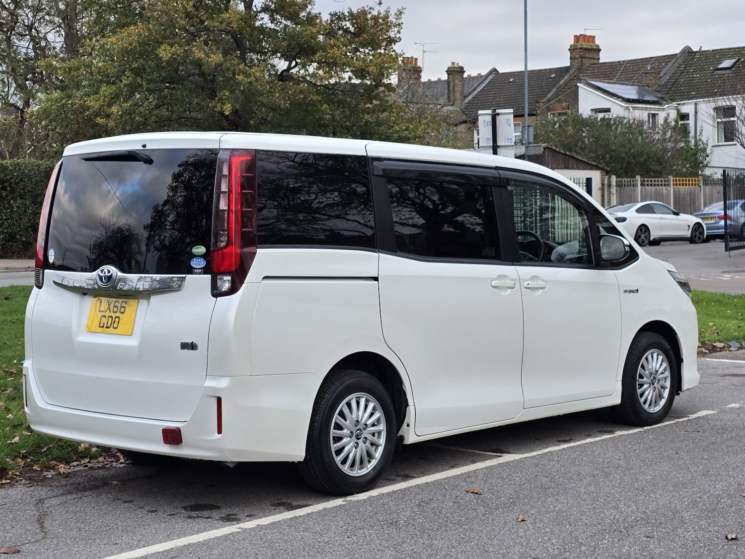 Used Toyota Noah 2025 for sale - 76656288: Photo 17