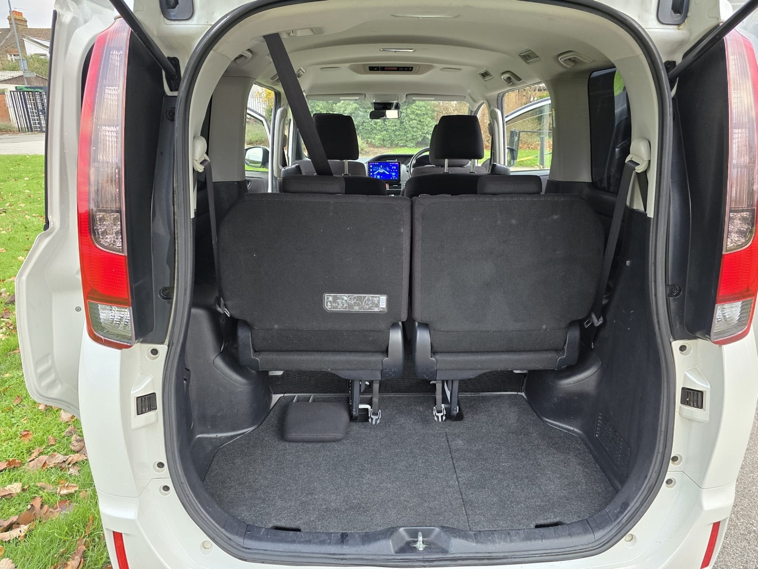 Used Toyota Noah 2025 for sale - 76656288: Photo 32