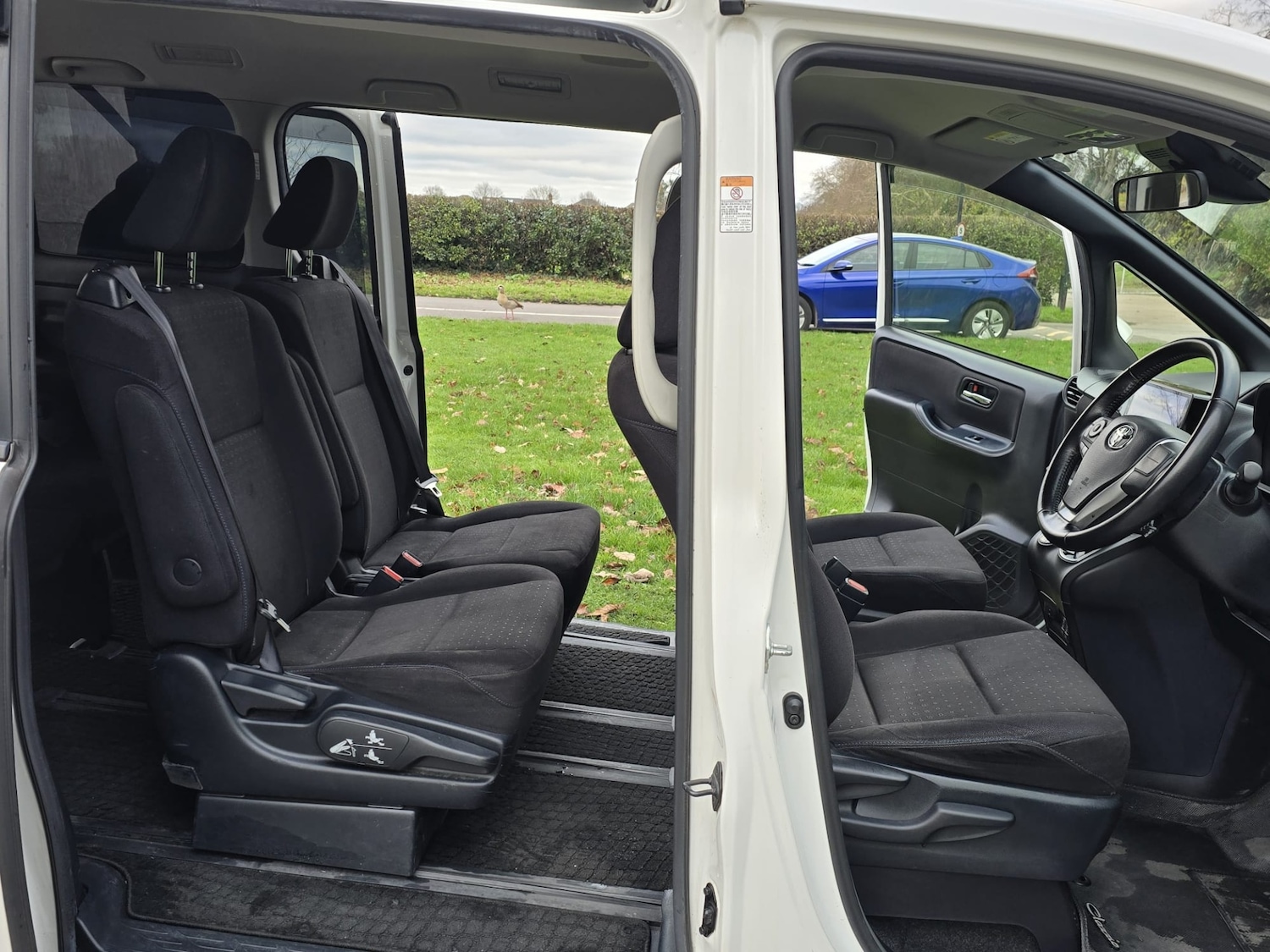 Used Toyota Noah 2025 for sale - 76656288: Photo 40