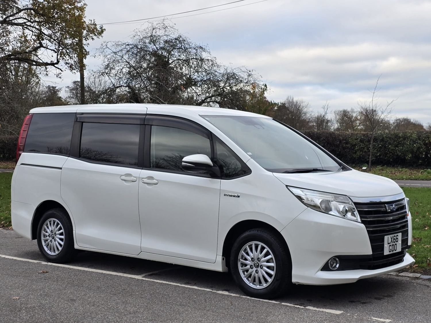Used Toyota Noah 2025 for sale - 76656288: Photo 6