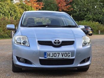Toyota - Auris