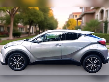 Used Toyota C-HR 2017 for sale - 75697450: Photo