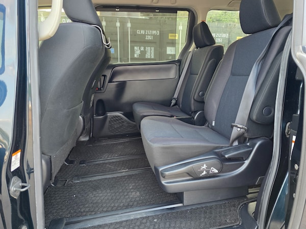 Used Toyota Voxy 2015 for sale - 74899381: Photo 24