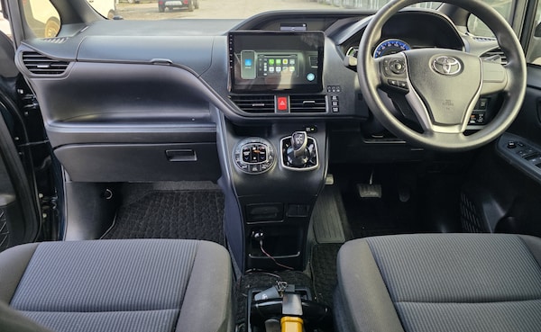 Used Toyota Voxy 2015 for sale - 74899381: Photo 46