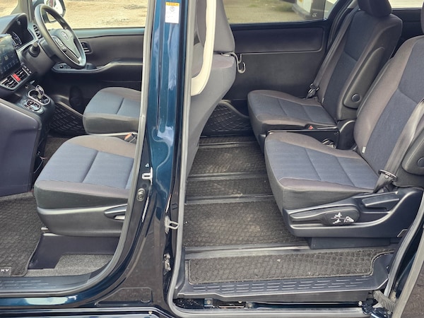 Used Toyota Voxy 2015 for sale - 74899381: Photo 55