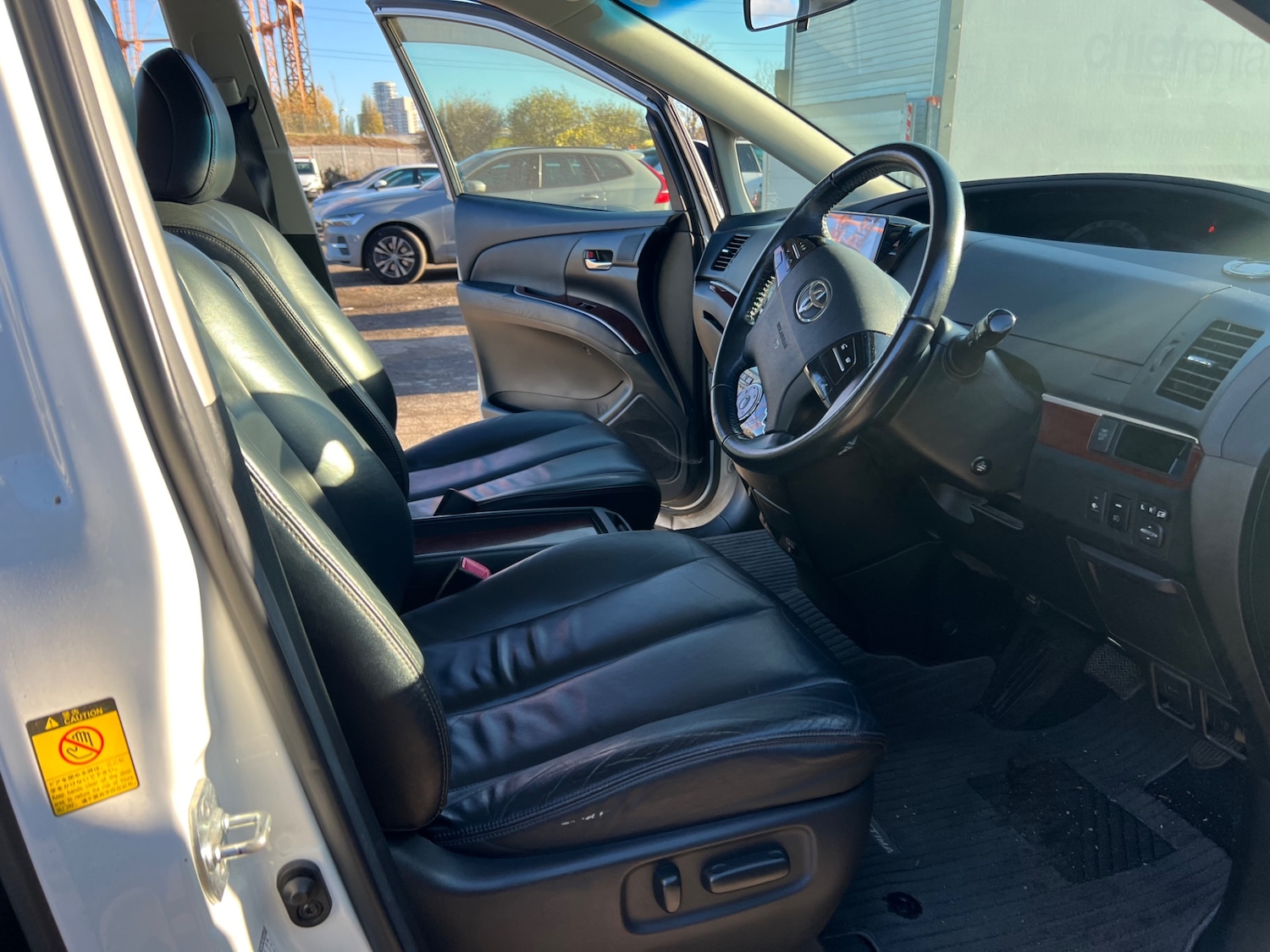 Used Toyota Estima 2024 for sale - 76757409: Photo 11