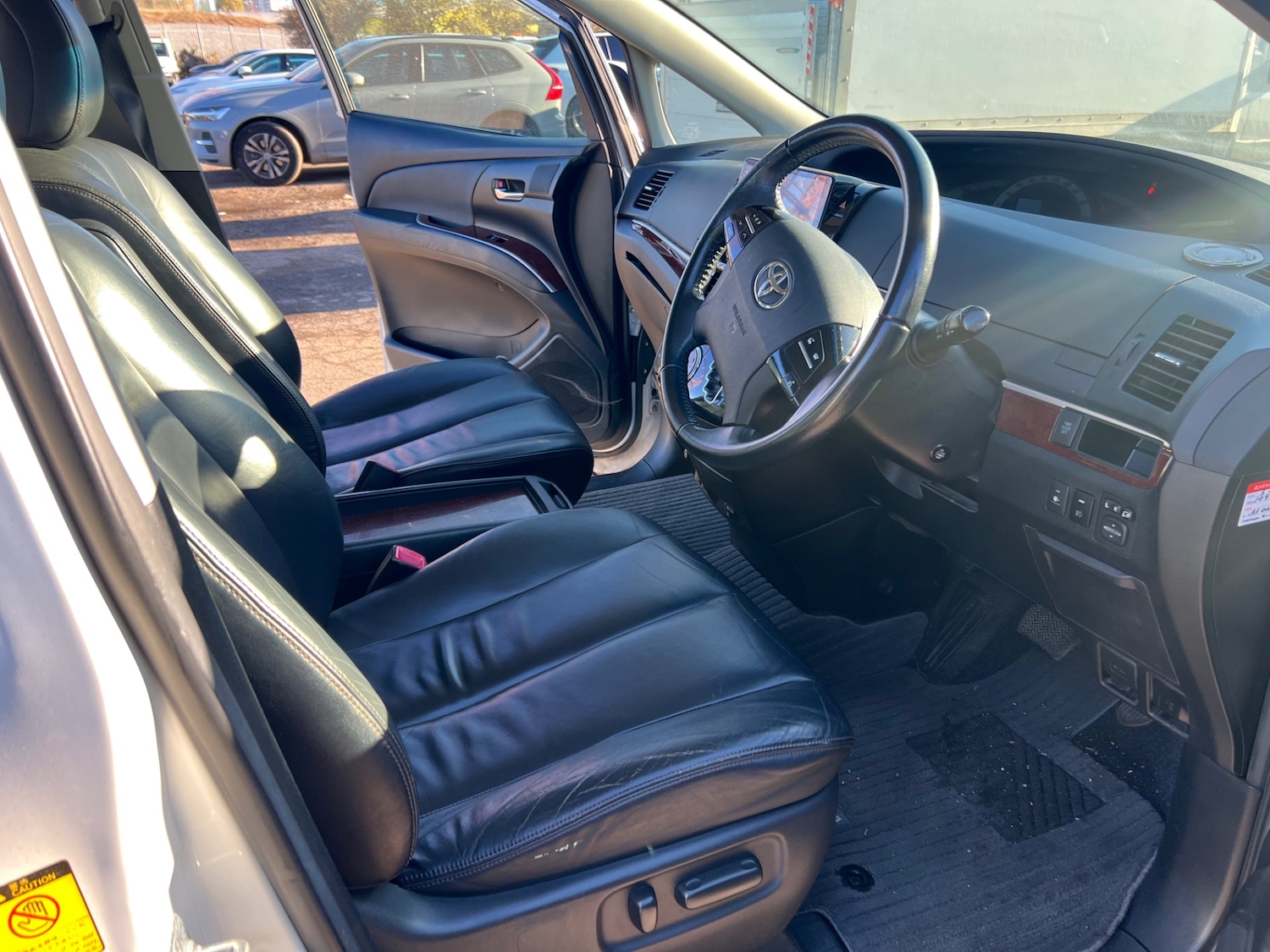 Used Toyota Estima 2024 for sale - 76757409: Photo 44