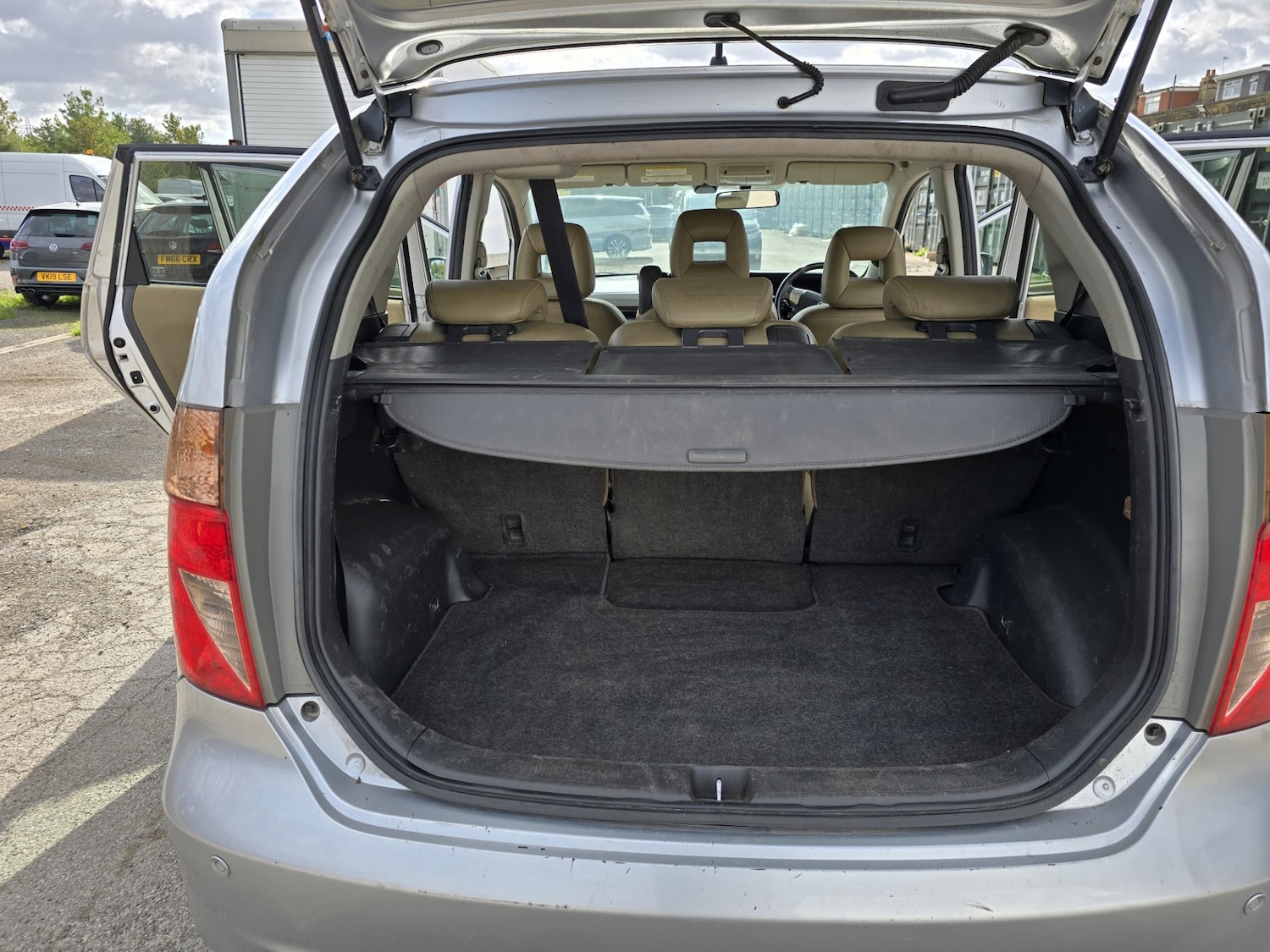 Used Honda FR-V 2009 for sale - 76142632: Photo 65