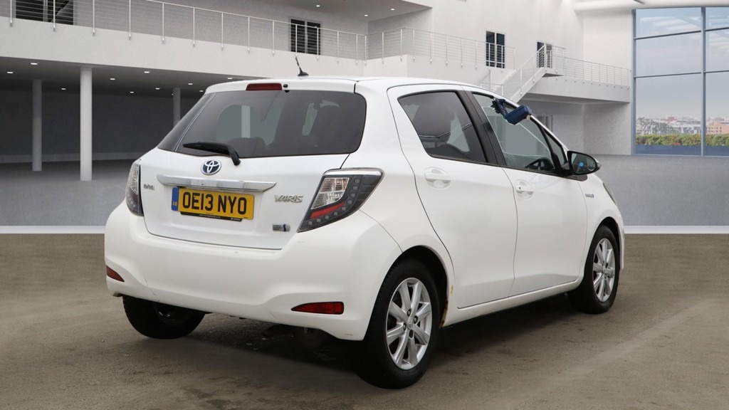 Used Toyota Yaris 2013 for sale - 76134642: Photo 4